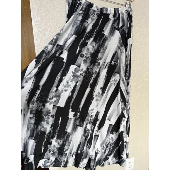 Flint & Moss Abstract Maxi Skirt Large Black White Gray Silky - Picture 4 of 5